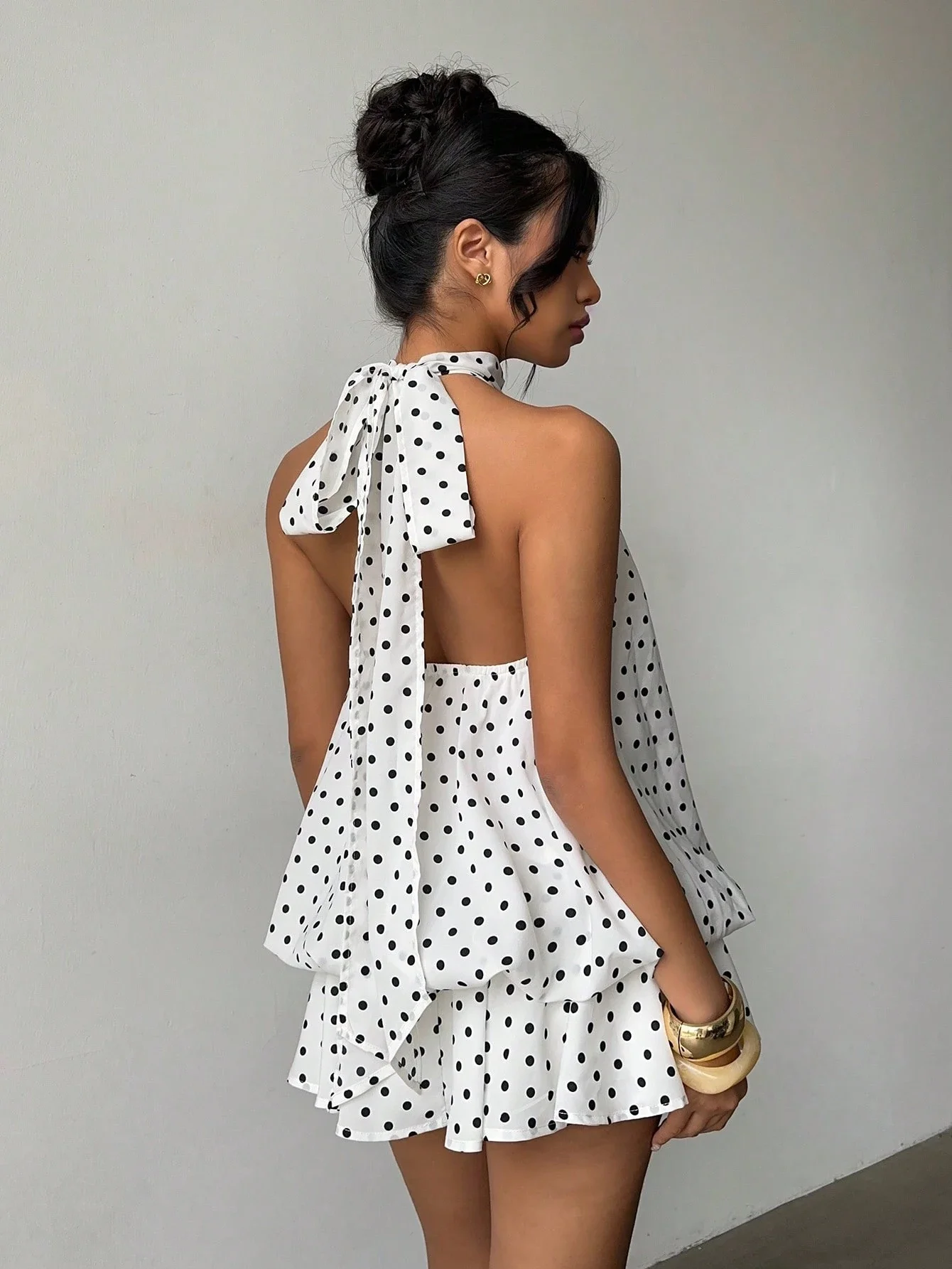 

Женское мини-платье в горошек с открытой спиной и завязками на шее, элегантное платье для вечеринок