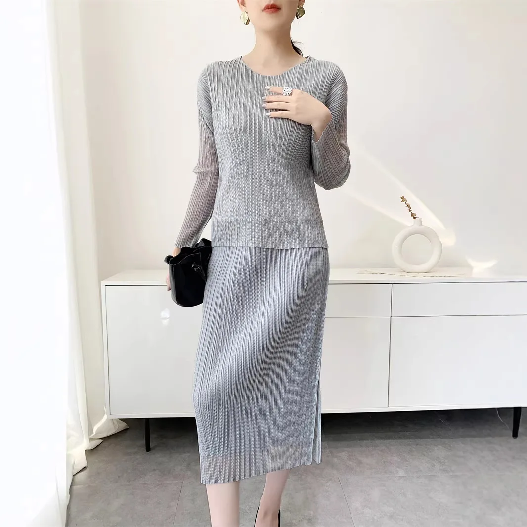 Miyake Solid Color Textured Women’s Three Piece Set Round Neck Top + A-line Skirt + Net Fabric Cardigan 2026 Spring New