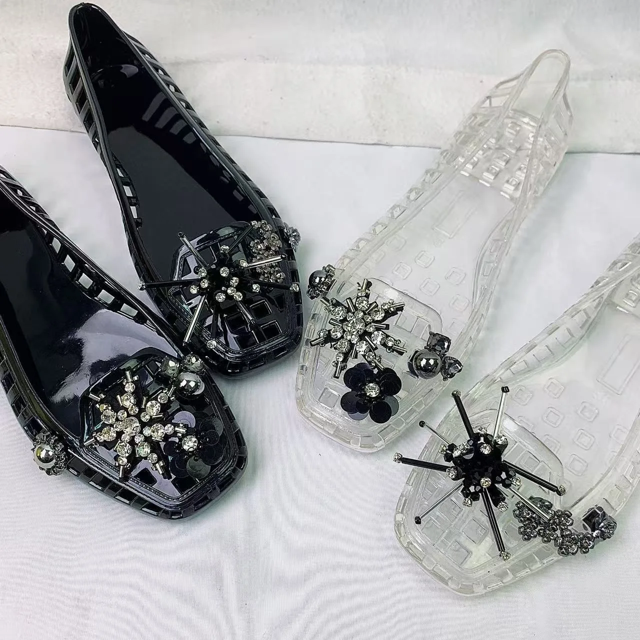Nuevas Sandalias Coreanas de Gelatina Transparentes con Punta Cuadrada, Zuecos de Cristal para Verano, Sandalias Deslizantes Cómodas para Exteriores y Uso Diario