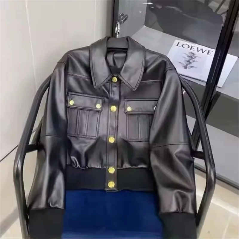 2026 ربيع الخريف الأسود بولي Leather سترة جلدية الإناث تصميم جديد تحسس معطف جلد المرأة مزاجه أبلى ملابس خارجية قصيرة الموضة