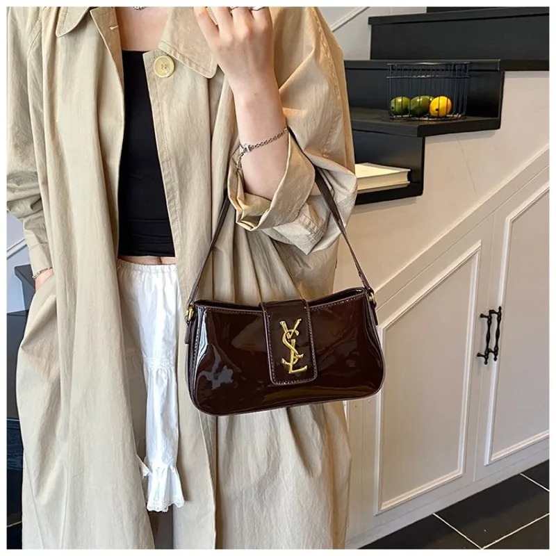 

‌ Модная женская сумка через плечо 2025 года — шикарная французская сумка под мышками, легкая и вместительная, идеально подходит для повседневного/официального ношения