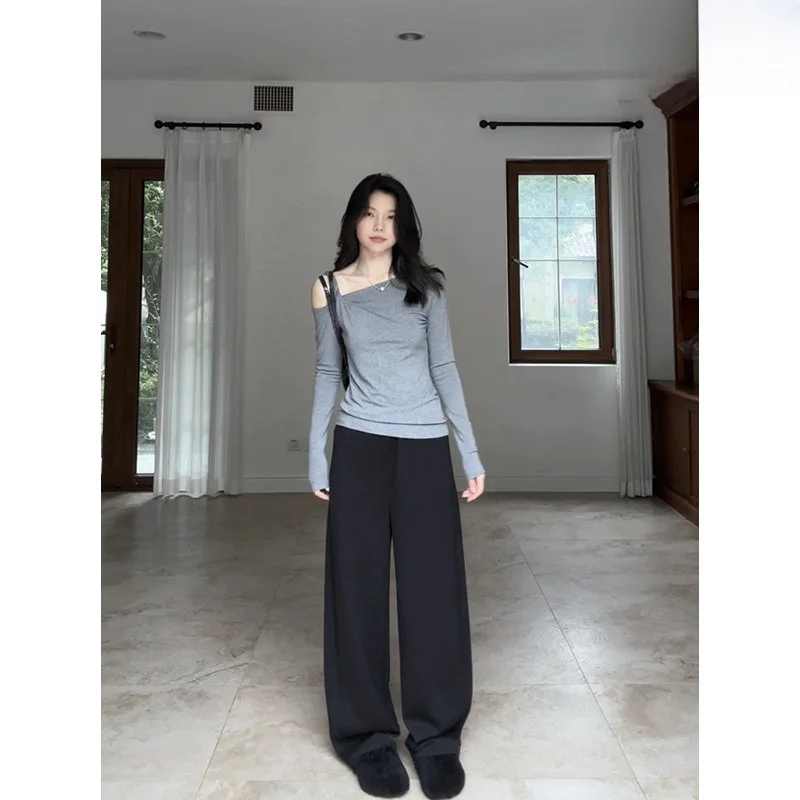 

Элегантная футболка с длинным рукавом, облегающая, с дизайном на боковом плече, осенняя модная модель, в комплекте с брюками с изогнутым кроем.