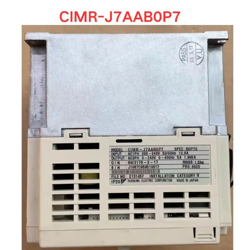 Used OEM disassembled parts CIMR-J7AAB0P7 inverter Functional test OK