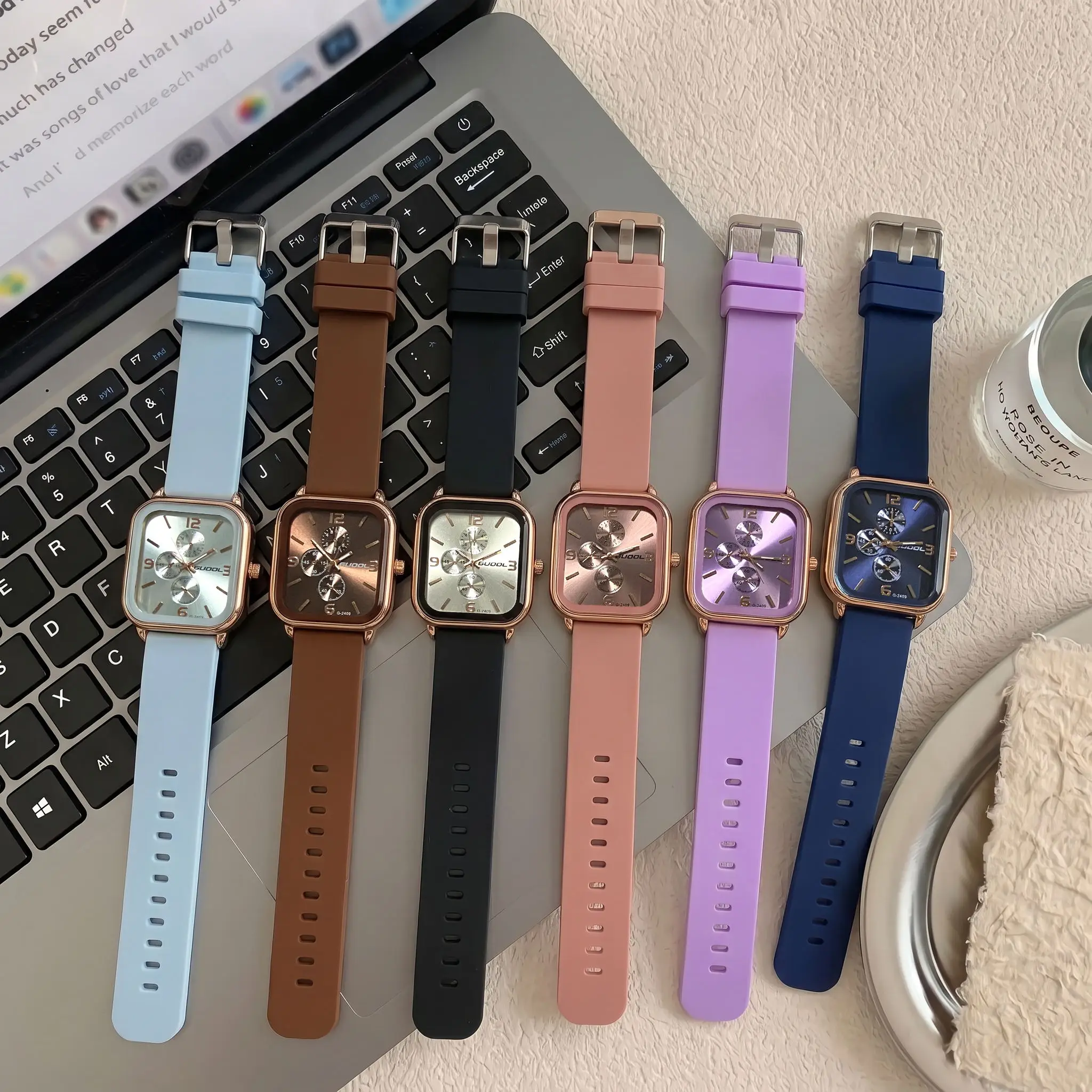 An elegant and simple square quartz watch, a multi-color women's watch, an ideal choice for gifts