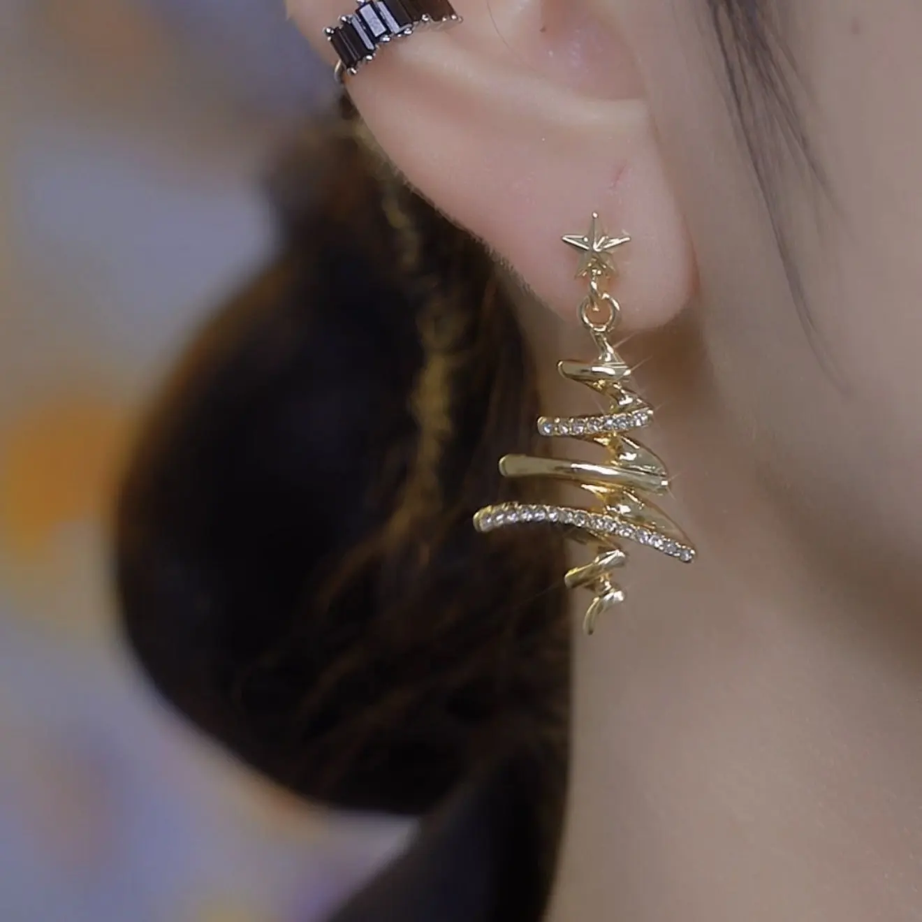 Kreative goldene Linien-Weihnachtsbaum-Ohrhänger für Damen, modische Stern-Ohrringe, Accessoires, Schmuck, Mädchen-Geschenke, Party, Freizeitkleidung – Detail 9
