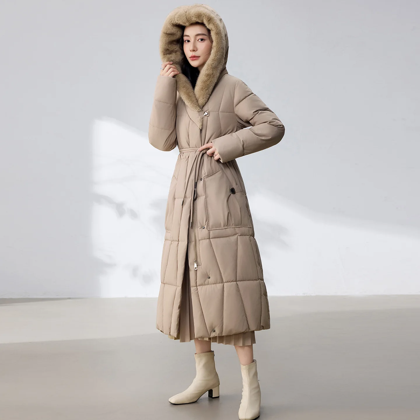 Inverno Plus SizeThickened Caldo di media lunghezza Collo di pelliccia Cappotto Slim Fit Versatile Tinta unita Capispalla Moda donna Piumino