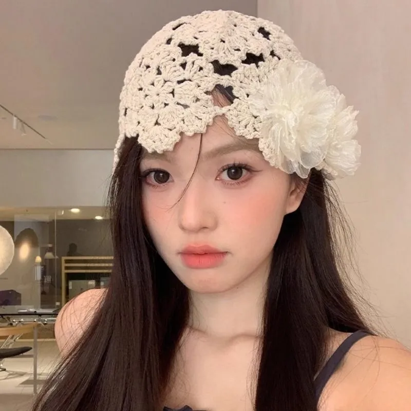 

Sweet Cut-out Flower Knit Hats Women Fashionable Thin Crochet Knit Pullover Hat