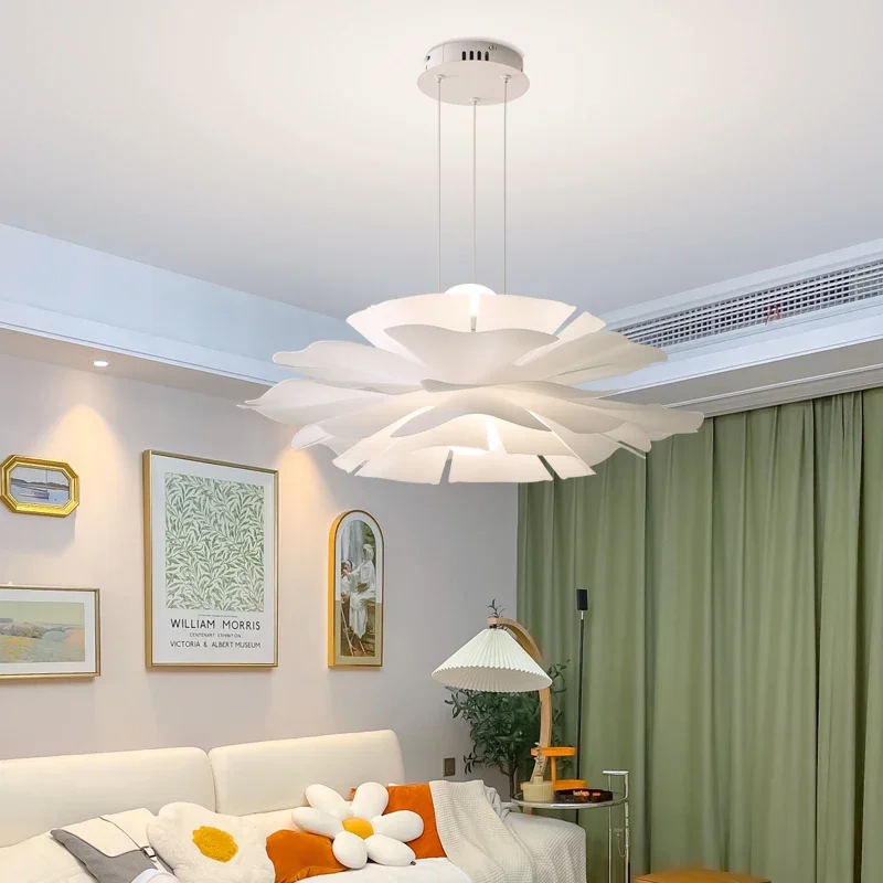 Lampada da soffitto per camera da letto semplice moderna LED calda illuminazione per interni lampadario Design nordico petali apparecchio studio