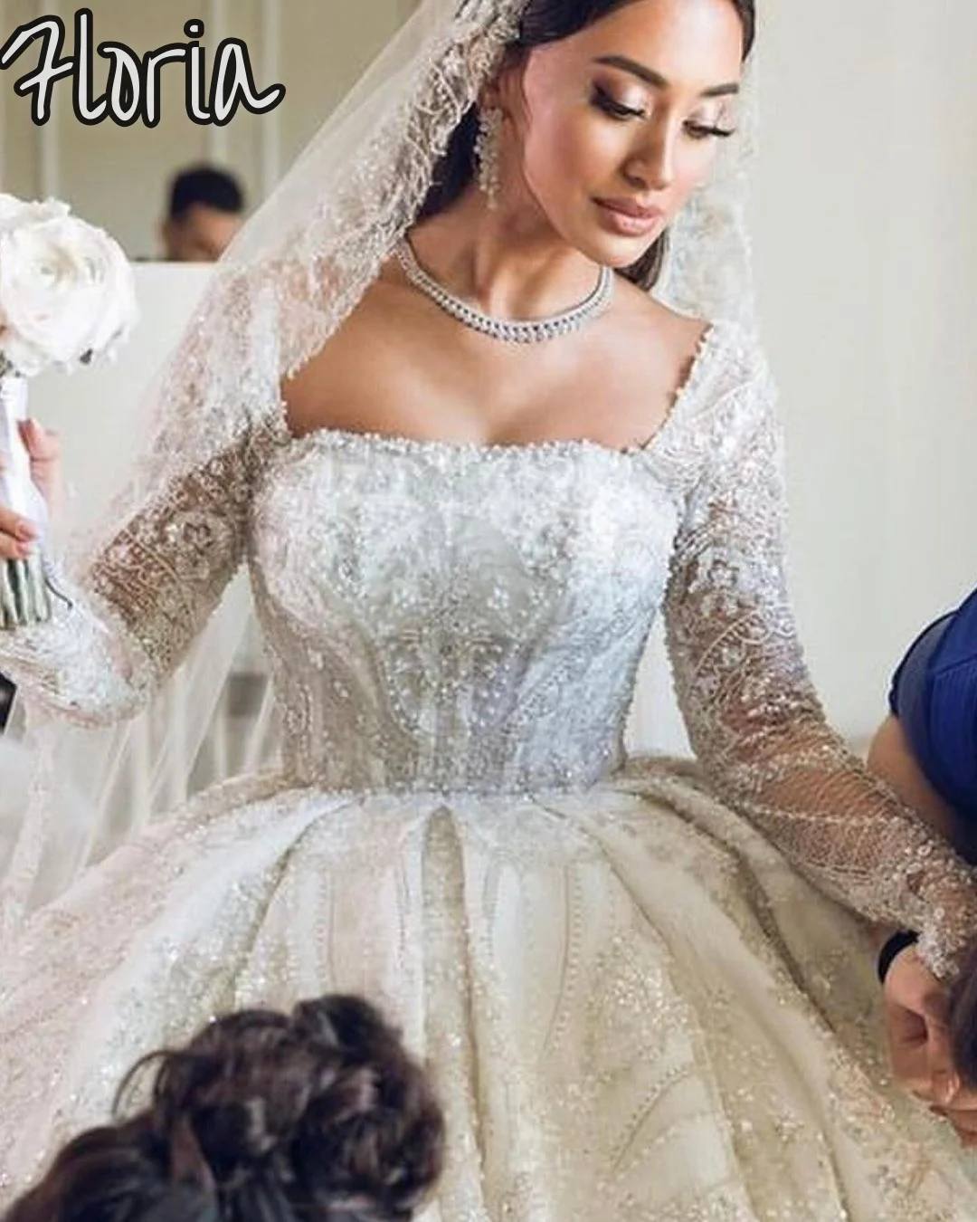 Luksusowe suknie ślubne z Dubaju 2024 dla panny młodej, eleganckie, zdobione koralikami i cekinami, z długimi rękawami, kwadratowym dekoltem, arabskie Vestidos De Novia szyte na miarę