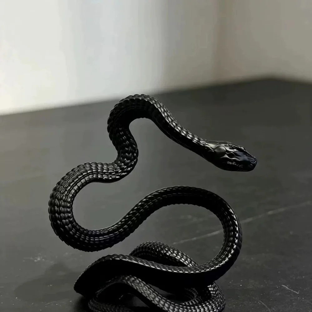 3D Printed Snake Badge Stand Gothic Coiled Snake Display Holder for Anime Button Pin Brooch Desktop Decor Horror Gift