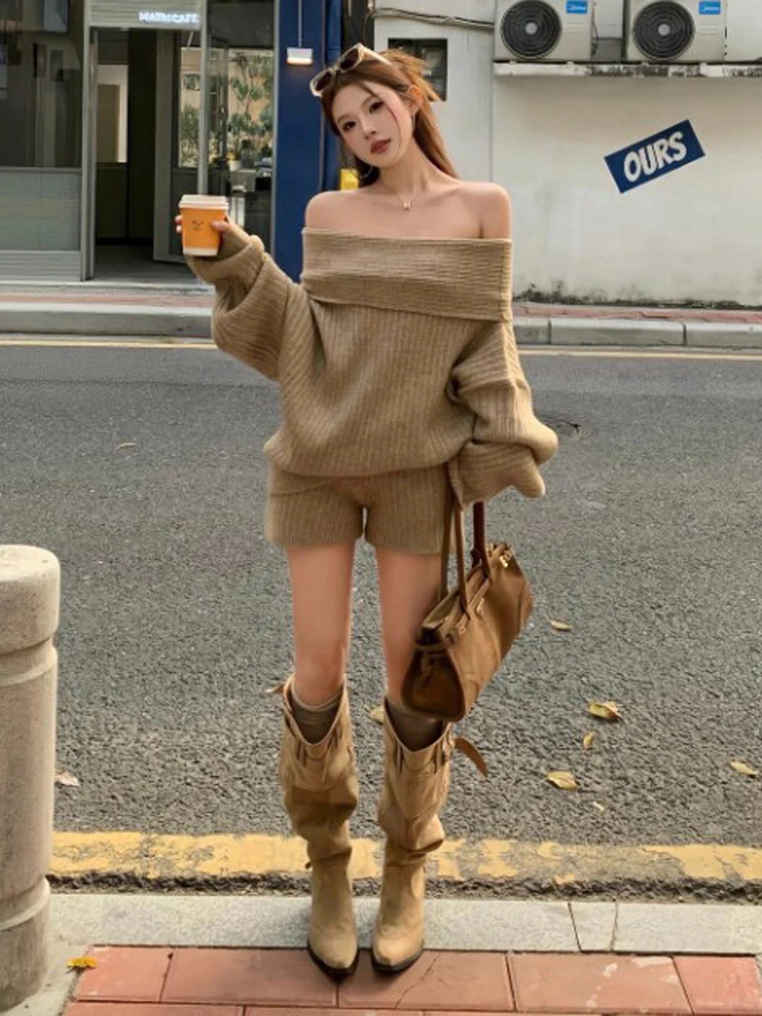 

Retro Stylish One Shoulder Top Shorts Two Piece Set Small Size Complete Outfit Spring 2026 Fashion Comfortable Warm Knitted S...
