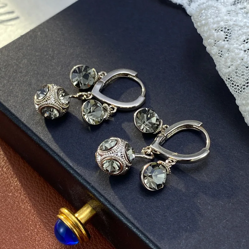 Fashion gray diamond-encrusted ball fringed ear buckle personalized light luxury versatile super flash earrings