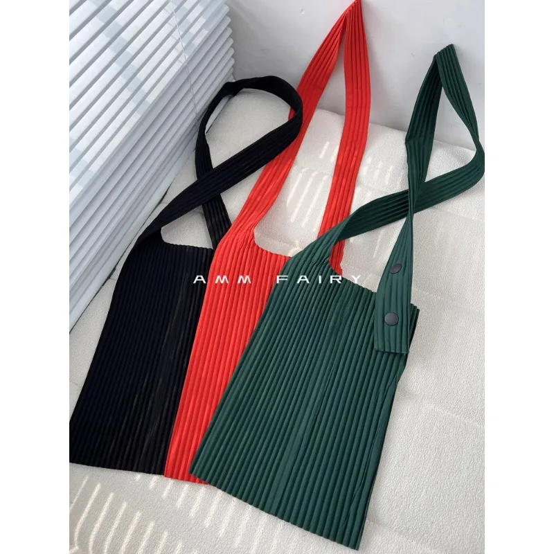 

Miyake Pleated New Mobile Phone Bag Ultra Light and Large Capacity Adjustable Strap Single Shoulder Bag Oblique Straddle Bag