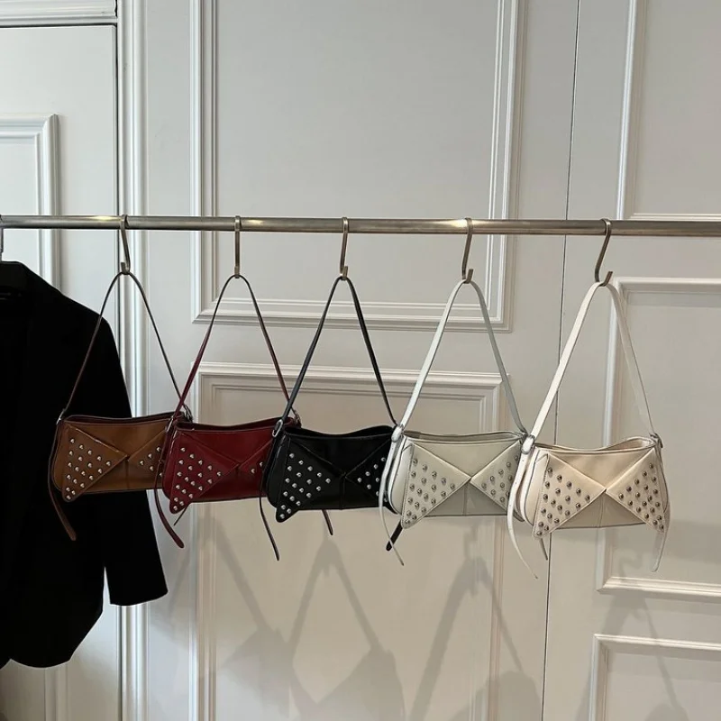 Tas Selempang Wanita Mewah Terbuat Dari Kulit Berkualitas Tinggi Menampilkan Tampilan Klasik, Elegan, dan Vintage yang Populer untuk Penggunaan Sehari-hari ​