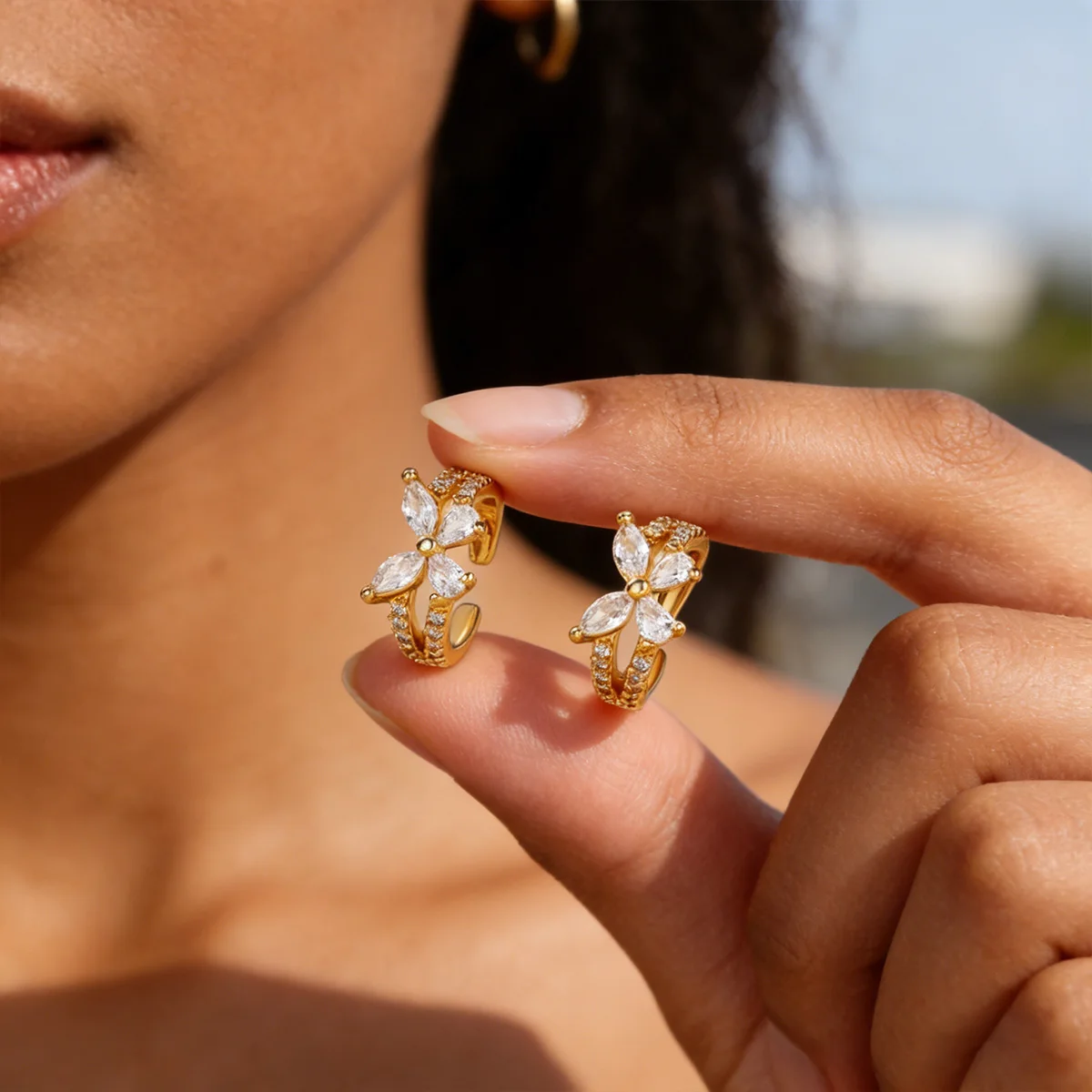 Elegant Zircon Butterfly Ear Cuff 18K Gold Plated Stainless Steel Crystal Butterfly Earrings Women's No Piercing Clip Jewelry