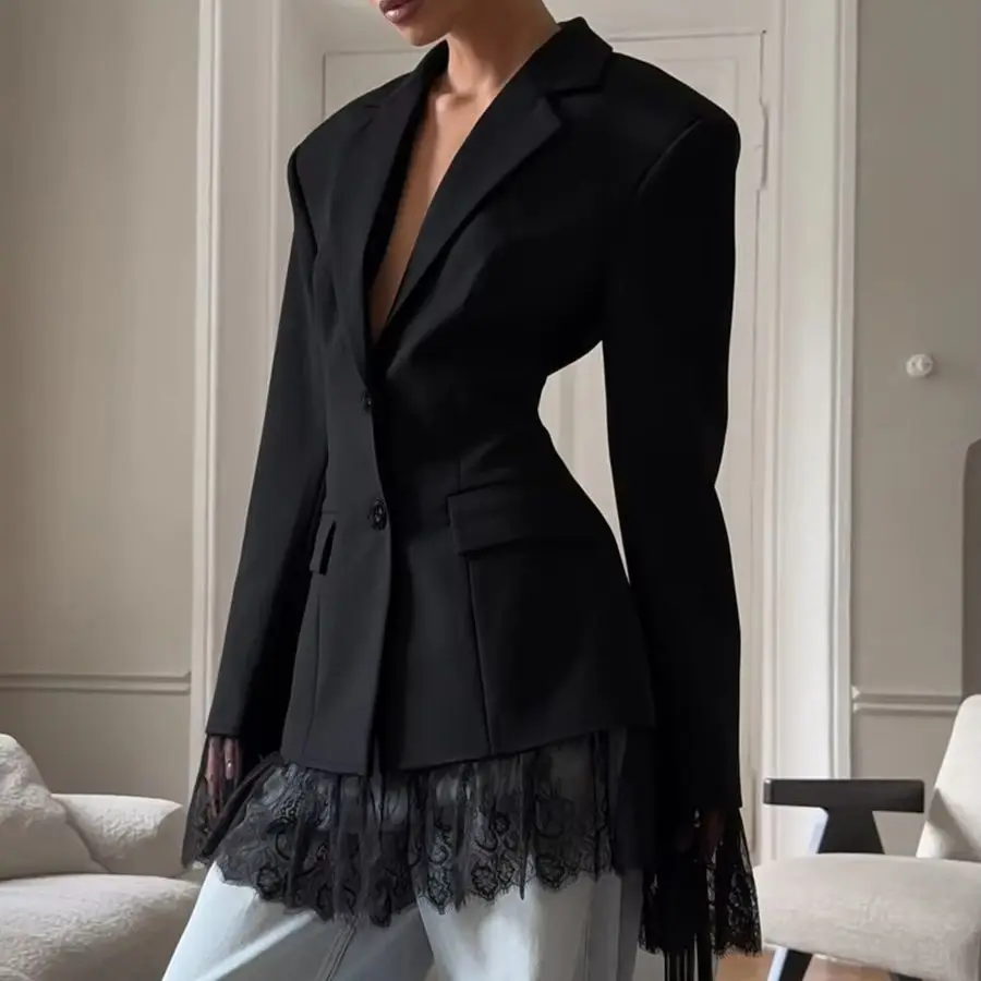 

Элегантный женский кружевной костюм для весны и осени: модный кружевной пэчворк с декоративными карманами, приталенный силуэт, черный и белый цвета