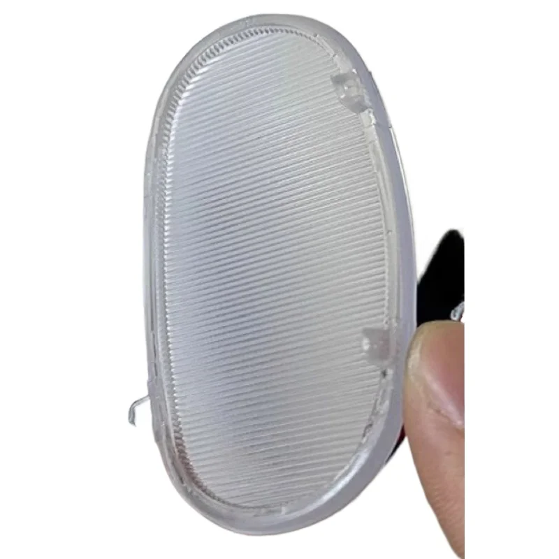Cubierta de Luces del Panel Interior de la Puerta Original para Mitsubishi Pajero Sport L200 2010-2020 8411A001 8411A005