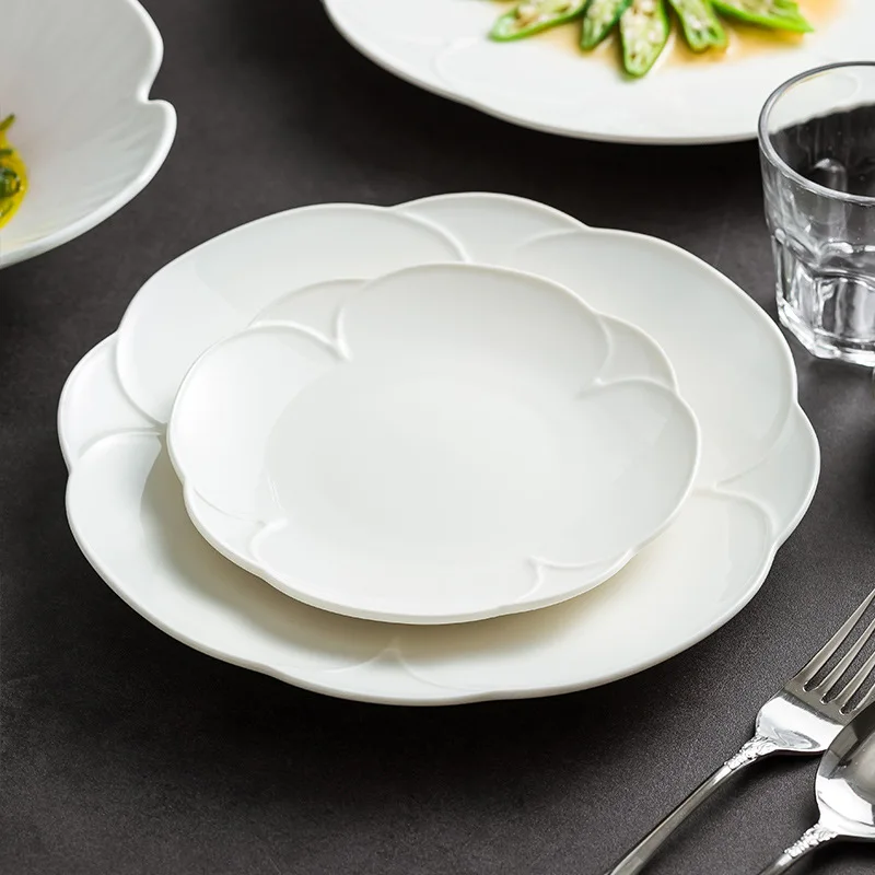 

Ceramic Petal Plates Unique Shaped Dishware for Hotel Restaurant Creative Serving Minimalist Luxury Tableware