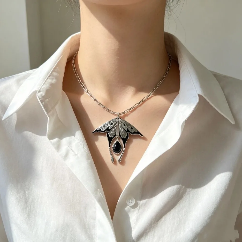 New Gothic Moth Pendant Necklace Dark Aesthetic Geometric Choker Necklaces Butterfly Metal Sweater Chain Women