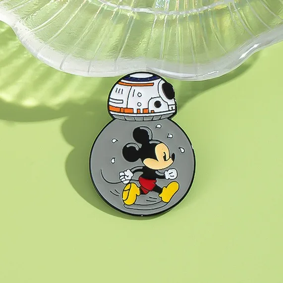 Miniso فيلم الكرتون ميكي ماوس الطرفية بروش سبيكة شارة لطيف روبوت الديكور