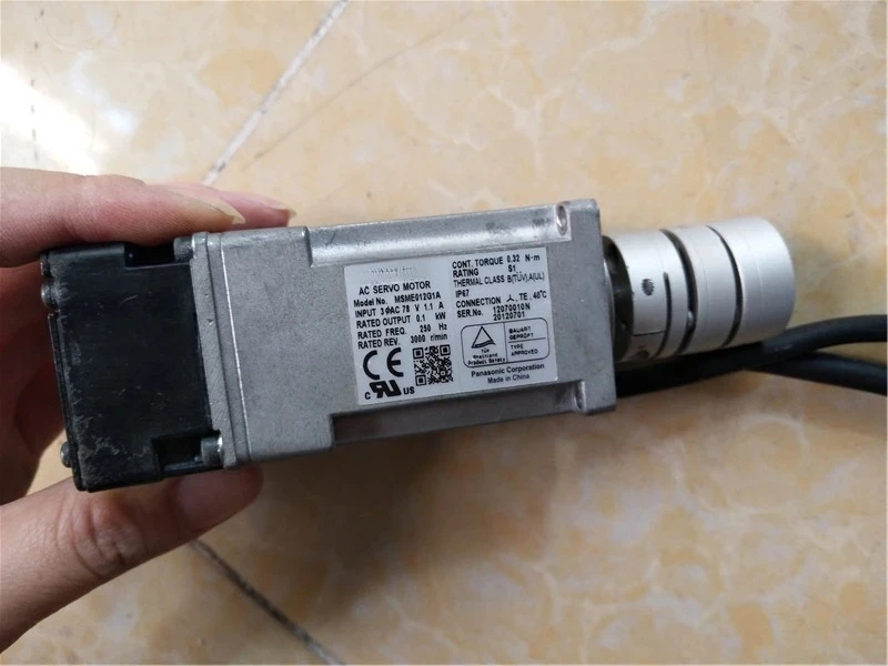 MSME012G1A   servo motor  ,  In good working condition, free shipping   a
