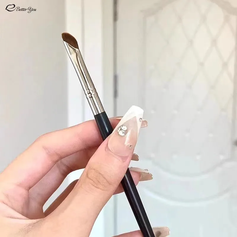 Pinceau pour eye-liner ultra fin à angle fin, accessoire de maquillage pour les yeux, lame de mise à niveau