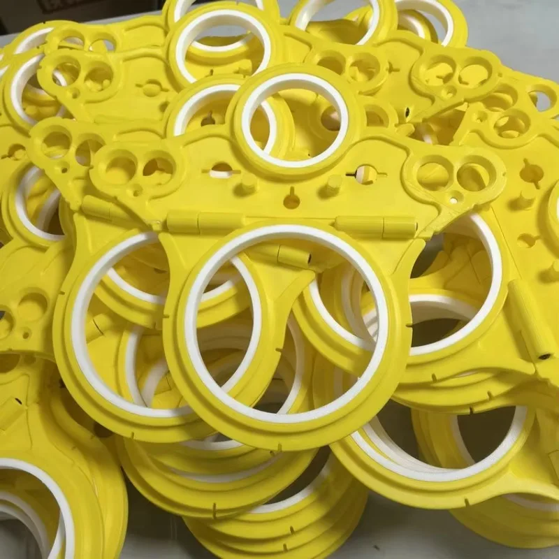 折りたたみ式デザインの穴あけ位置決め器