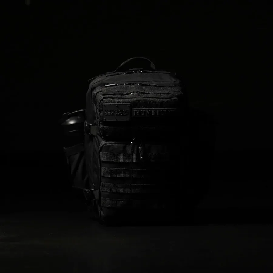 حقيبة ظهر رياضية WOLFpak 35L - مادة أكسفورد متينة مقاومة للماء 1000D مع جيب للكمبيوتر المحمول بحزام MOLLE وحامل كوب مزدوج