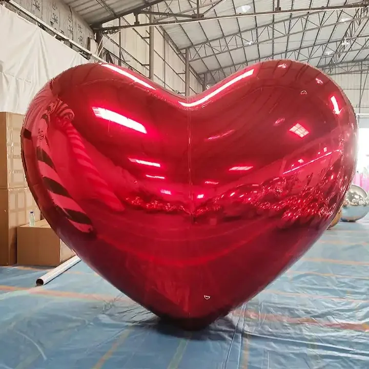 Grande palloncino gonfiabile a specchio a forma di cuore Palla a specchio argentata per la festa in giardino Matrimonio Decorazione di San Valentino Giocattoli da esterno