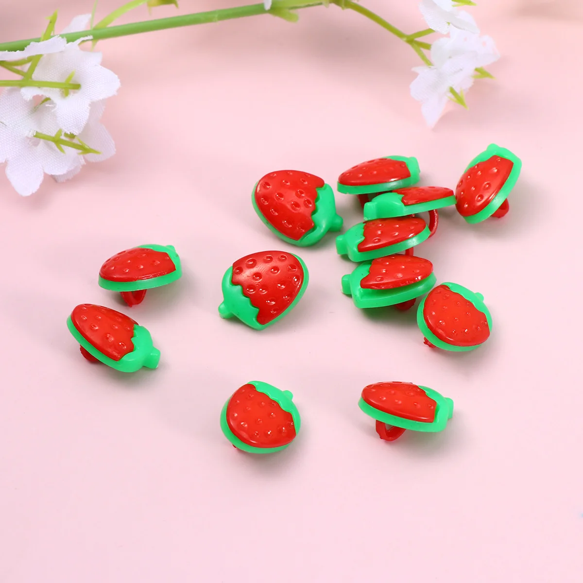 

100Pcs Strawberry Plastic Buttons Red DIY Sewing Clothes Shoes Hats Knitting Scrapbooking Accessories Strawberry Buttons