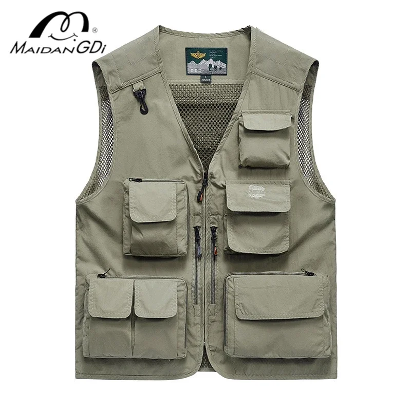 Spring and summer men's vest with mesh and multiple pockets, photography and fishing journalist, outdoor oversized shoulder vest