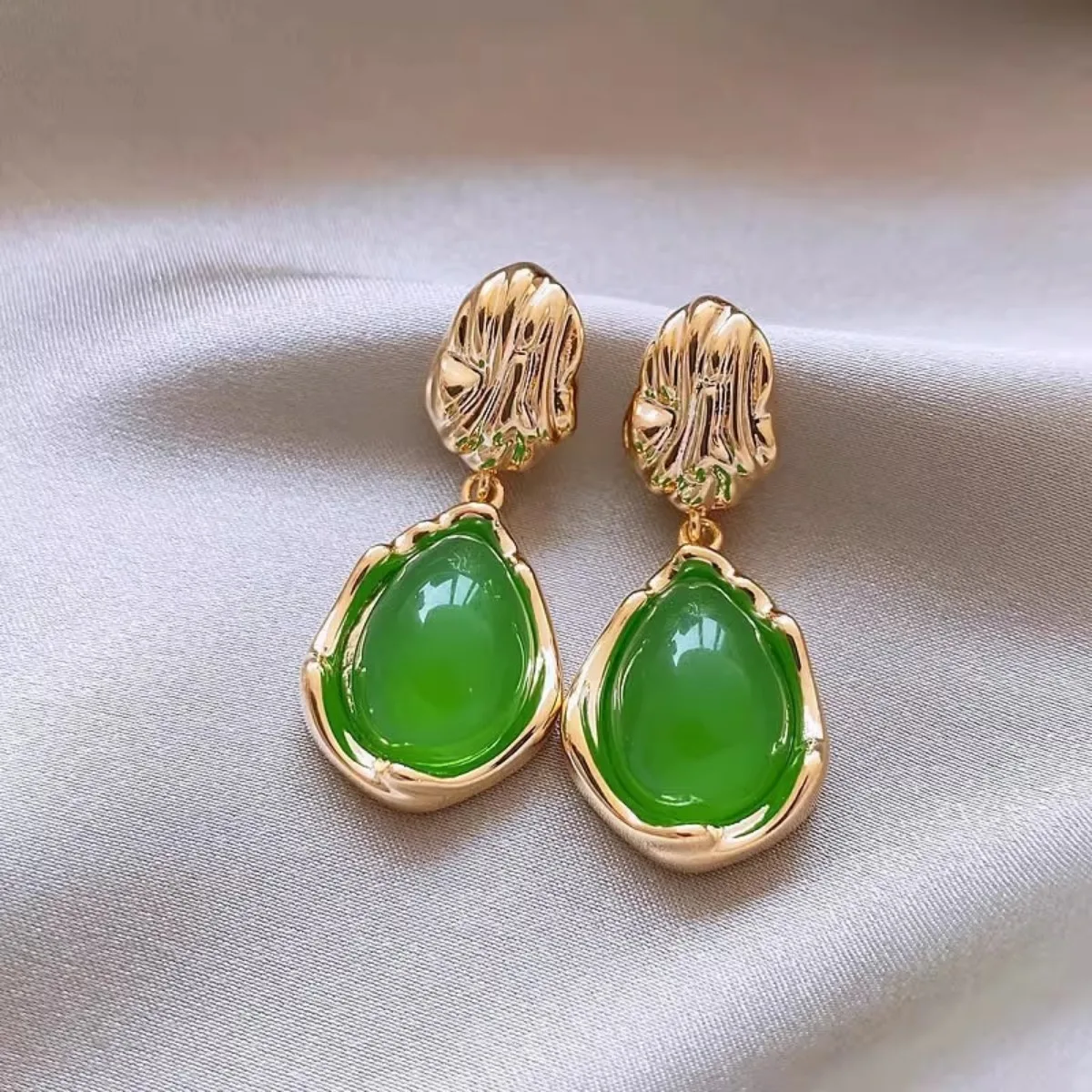 Green Teardrop Gemstone Drop Earrings Gold Tone Textured Metal Elegant Fashion Jewelry