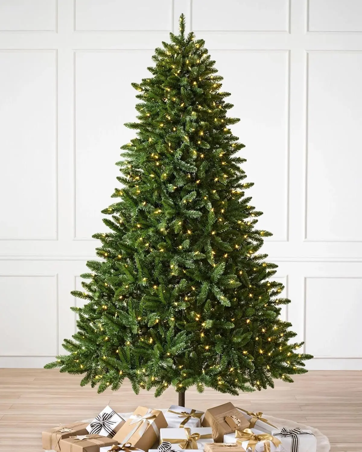 

6.5ft Pre-Lit Classic Evergreen Spruce Artificial Christmas Tree with Candlelight Clear LED Lights