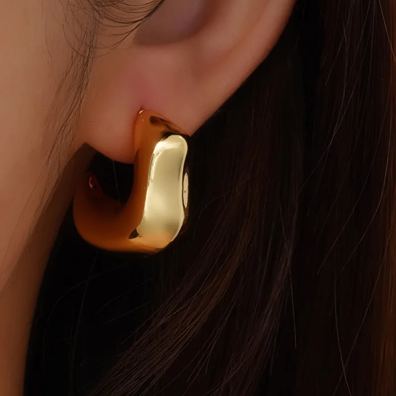 

Geometric Irregular Copper Material Square Earrings Fashionable Thick Hollow Hoop Earrings Ladies Trendy Simple Jewelry Gift