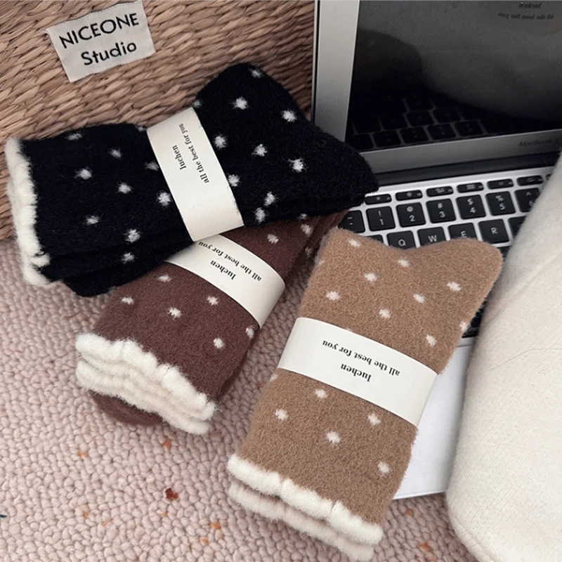 1PC Winter Warm Thickened Polka Dot Plush Socks Women Girls Mid-calf Socks Fall Thickened Padded Warm Socks Home Sleep Floor Sox