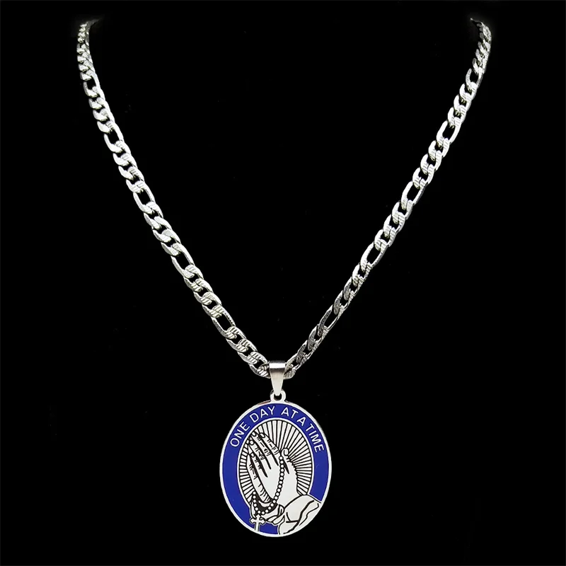 

Oval Praying Hand Stainless Steel Cross Pendant Necklace Silver Color Men Vintage Hand Of Prayer Christian Punk Jewelry 9628