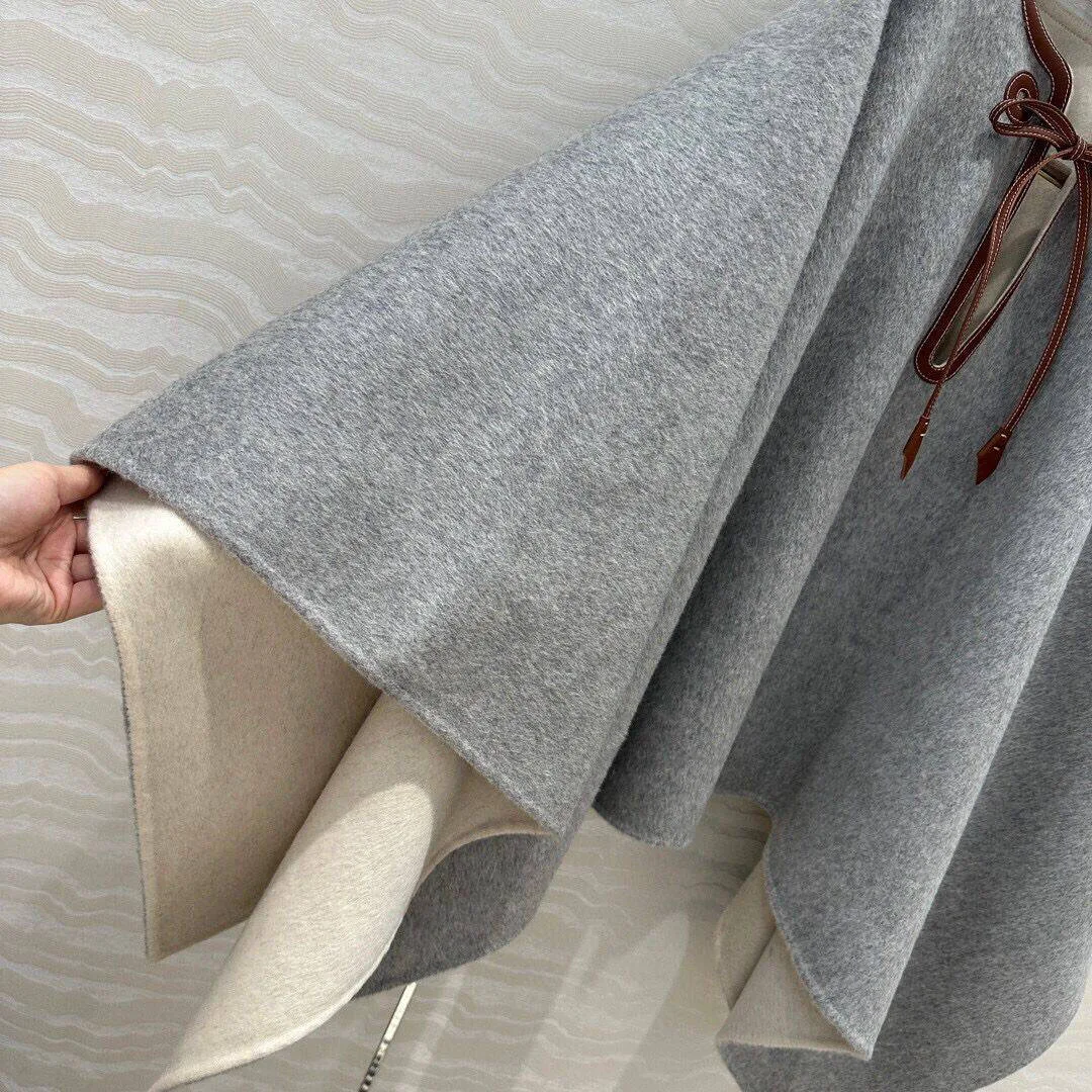 2024 New Winter Fashion Wool & Cashmere Poncho Coat Women Leather Belt O-neck Batwing Sleeve Sheepskin Vintage Chic Cloak Jacket