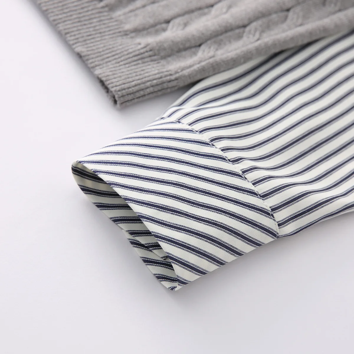 Nouveau 2025 hiver coton mélange pull, femmes revers rayures, Mori Girl Chic tricot ample faux 2 pièces pull pull T5N528CC