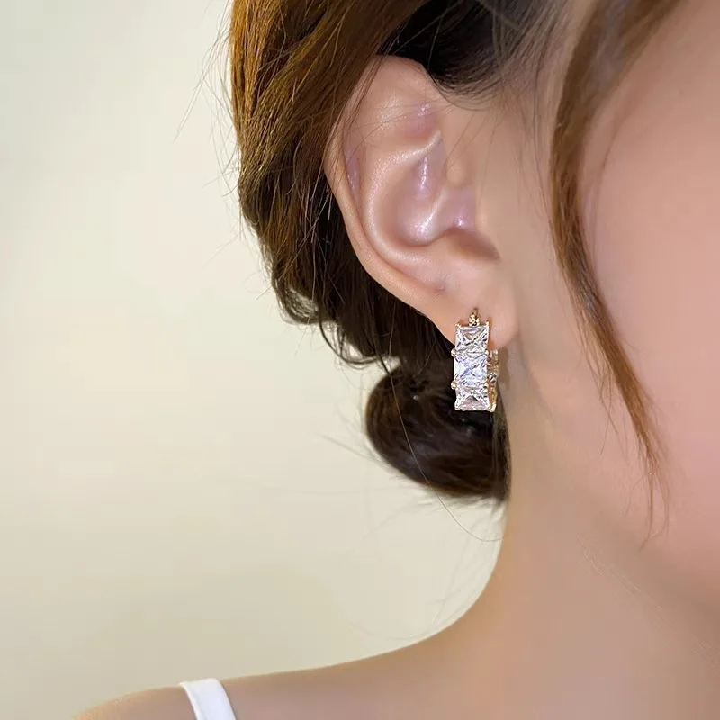 Korean Fashion Sparkling Zircon High-end C-shaped Earrings For Women Unique Design For Daily Wear Elegant Jewelry Gifts