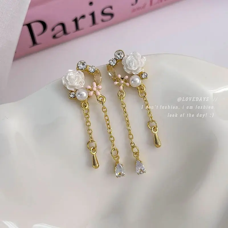 Pink Enamel Floral Stud Earrings for Women Lightweight Light Luxury Girly Minimalist Versatile Spring Summer Daily Wear