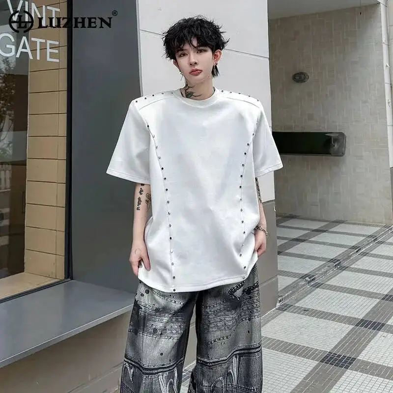 LUZHEN 2026 Summer Original Rivet Metal Decorate Outline Short Sleeve T-shirts Men's Fashion Street Handsome Casual Tops JY6917