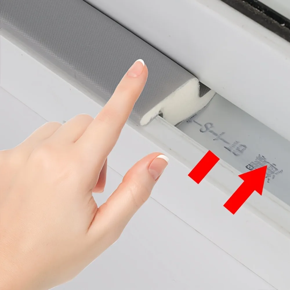 مجموعة شريط عازل للانزلاق البلاستيكي الفولاذي للنوافذ مع شرائط الفجوة الداخلية والمتوسطة الخارجية وشريط الزجاج الأمامي السفلي للباب