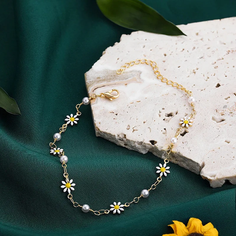 Vintage Daisy Flower Pendant Faux Pearl Bracelet Set for Women Bohemian Beaded Enamel Star Stackable Hand String Jewelry