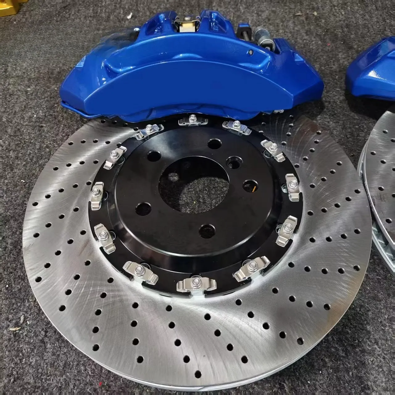 Customized Racing Brake Kit Big 6 Piston M5 Brake Caliper with 380 400 Brake Disc For  F10 520D G30 M5 Vo Golf R mk7