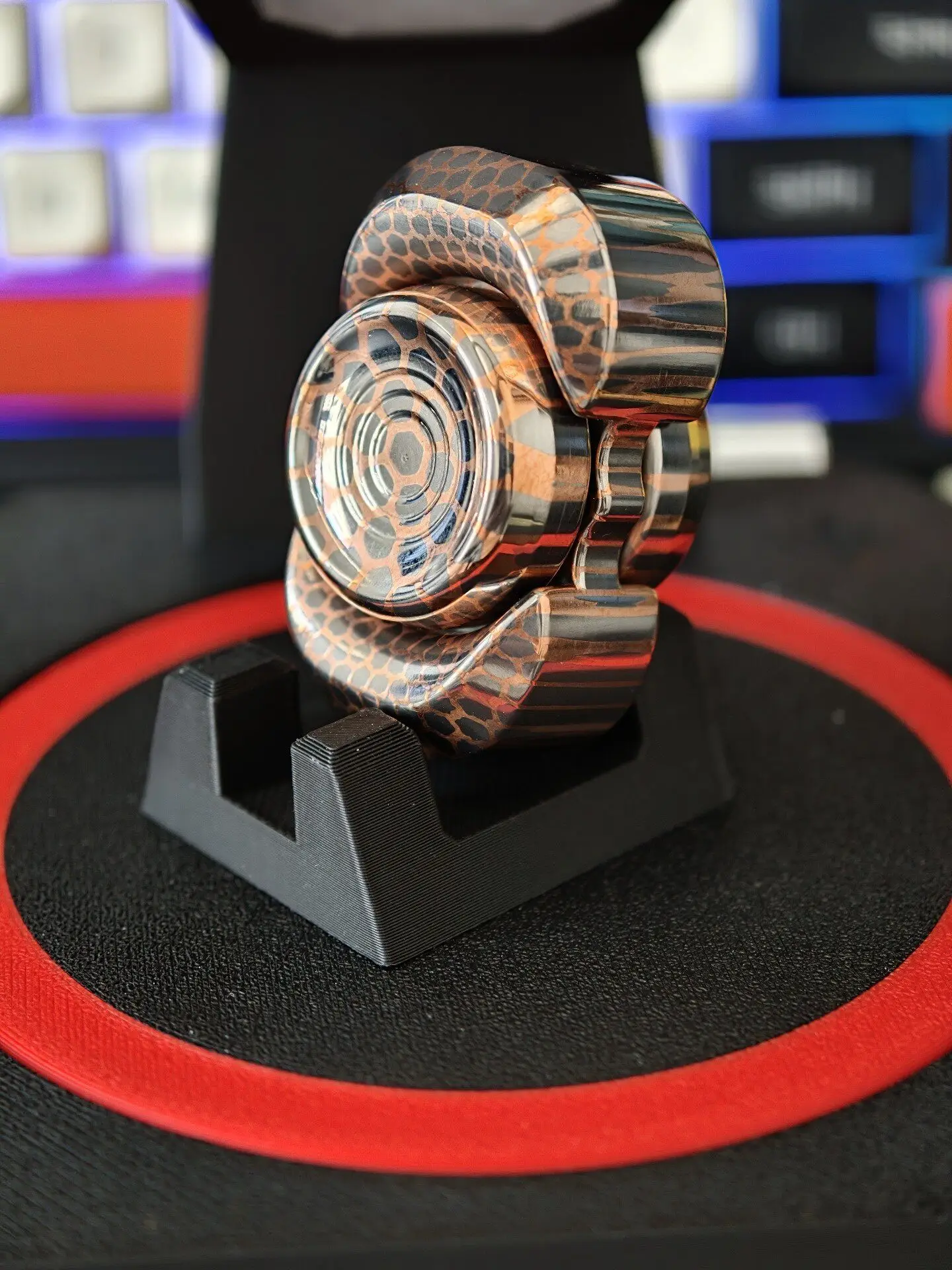 Superconducting Chelsea, Desktop Decoration