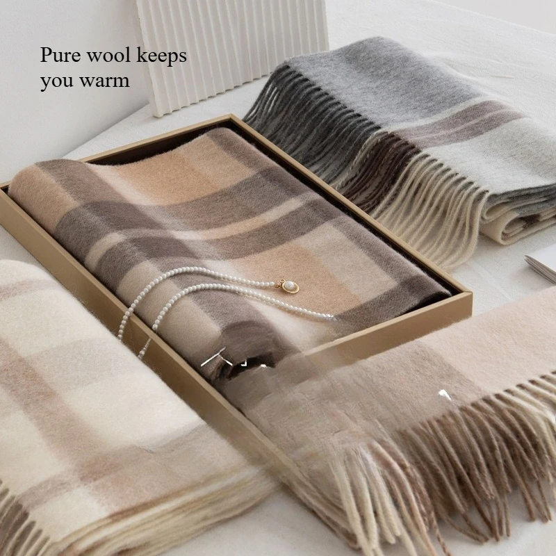 

Thickened autumn-winter plaid 100% wool scarf, stylish and versatile women's warm wool neck warmer, comfortable shawl.