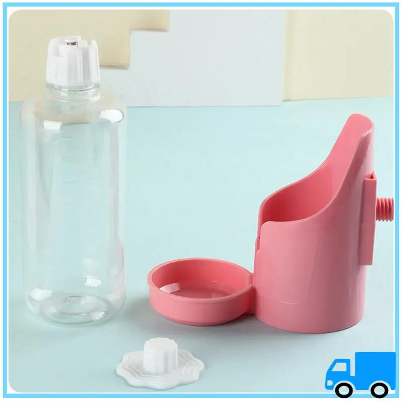 

Latest Pet Universal Water Dispenser Pet Water Dispenser Hanging Non-Wet Mouth Kettle Feeding Water Can Hang Cage