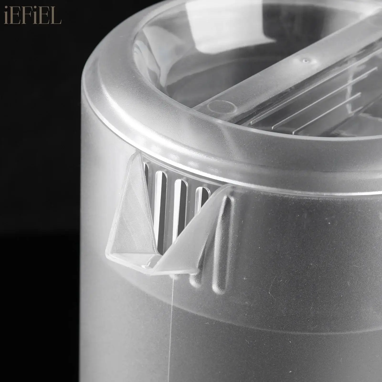 

Household 2L Plastic Cold Water Jug Summer Cold Kettle with Tea Filter Faucet Beverage Dispenser Refrigerator Water Container