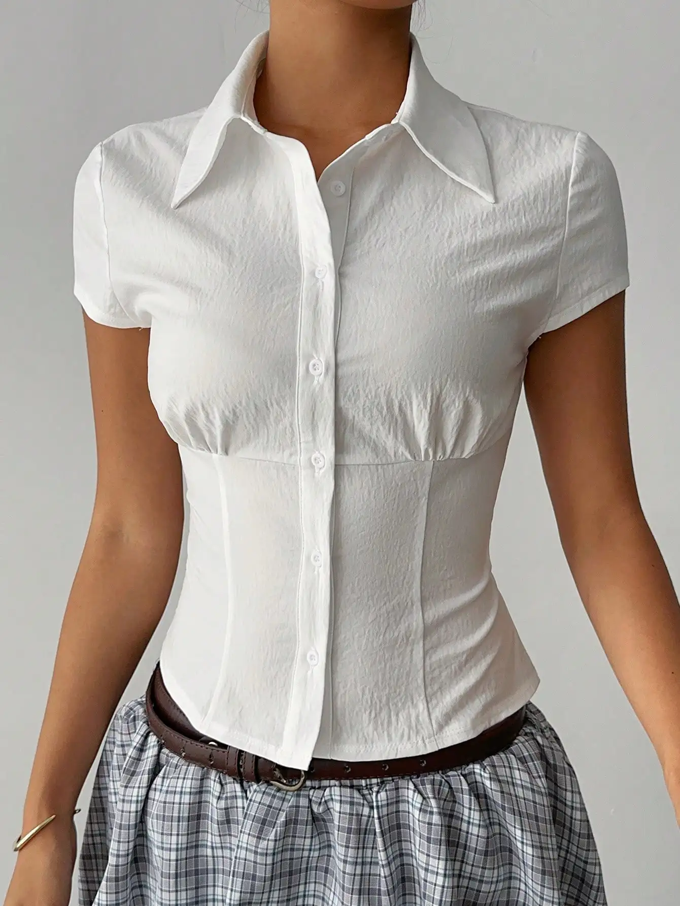 

Женская белая рубашка с коротким рукавом, плиссированная, на пуговицах, для повседневной носки, офиса и прогулок