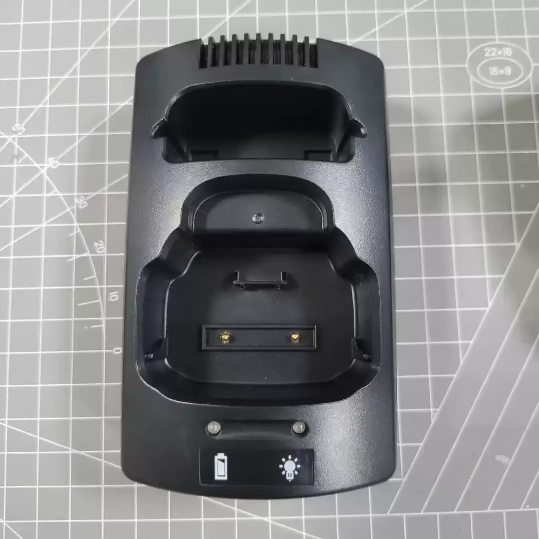 新しいデスクトップバッテリー充電器ベース-sepura-stp8000-stp8038-stp9000トランシーバー充電器-stp9035用